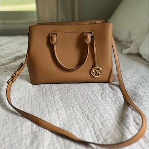 Michael kors crossbody bag